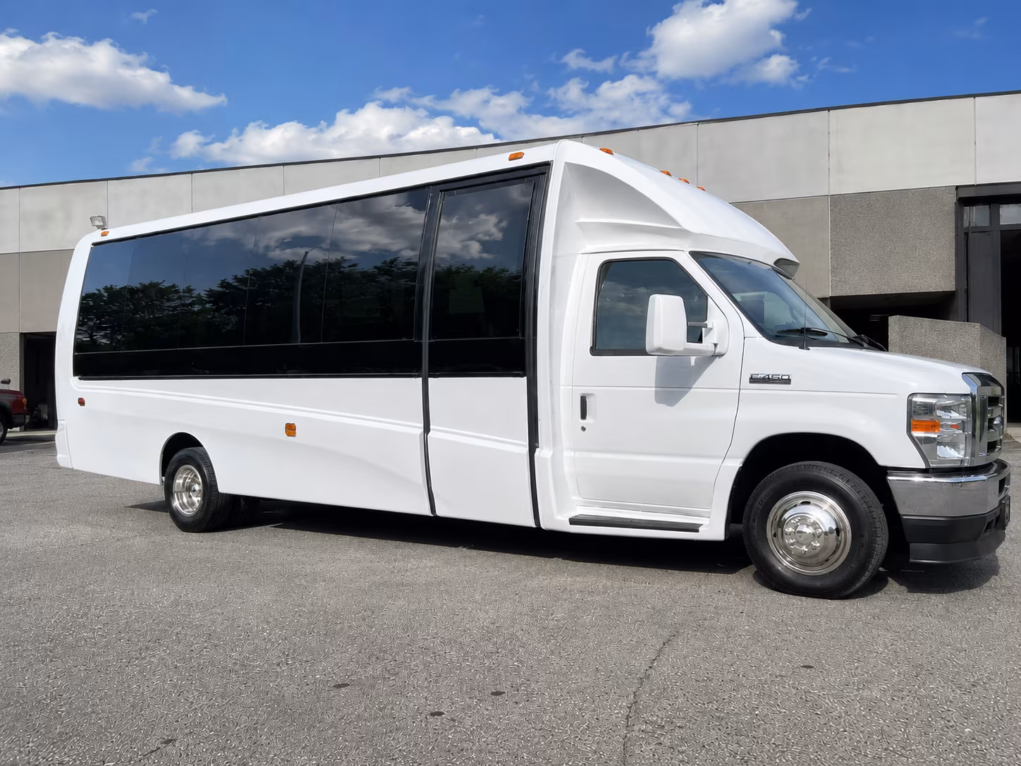 bus rentals for bands and touring groups moving through the irving and dfw area