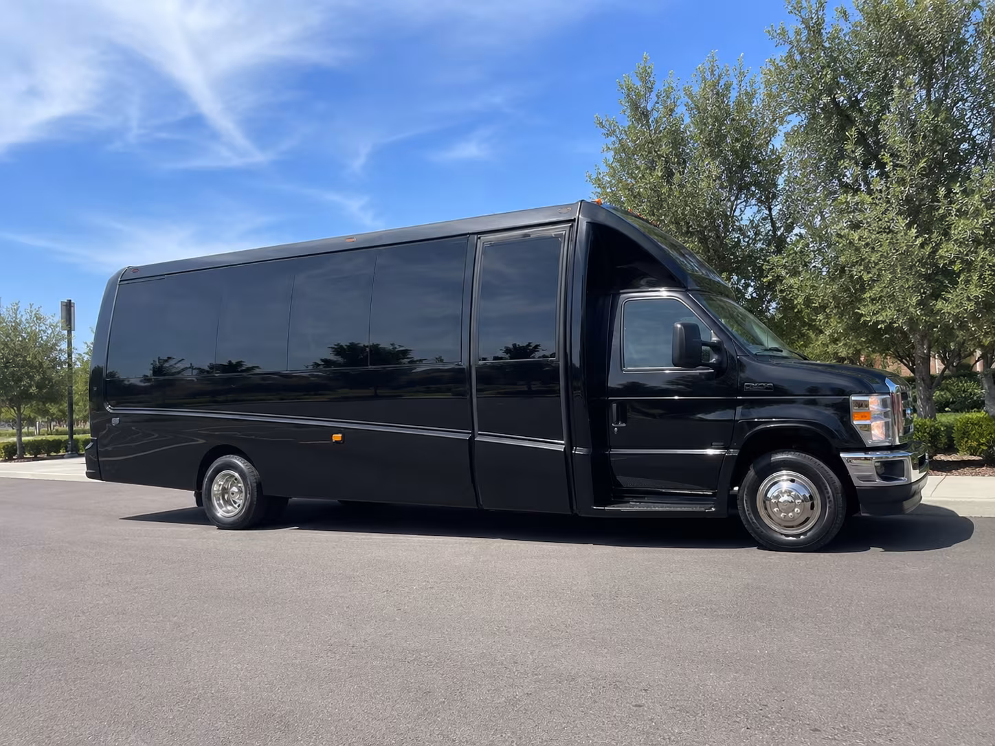 concert shuttle buses to toyota music factory shows right in irving