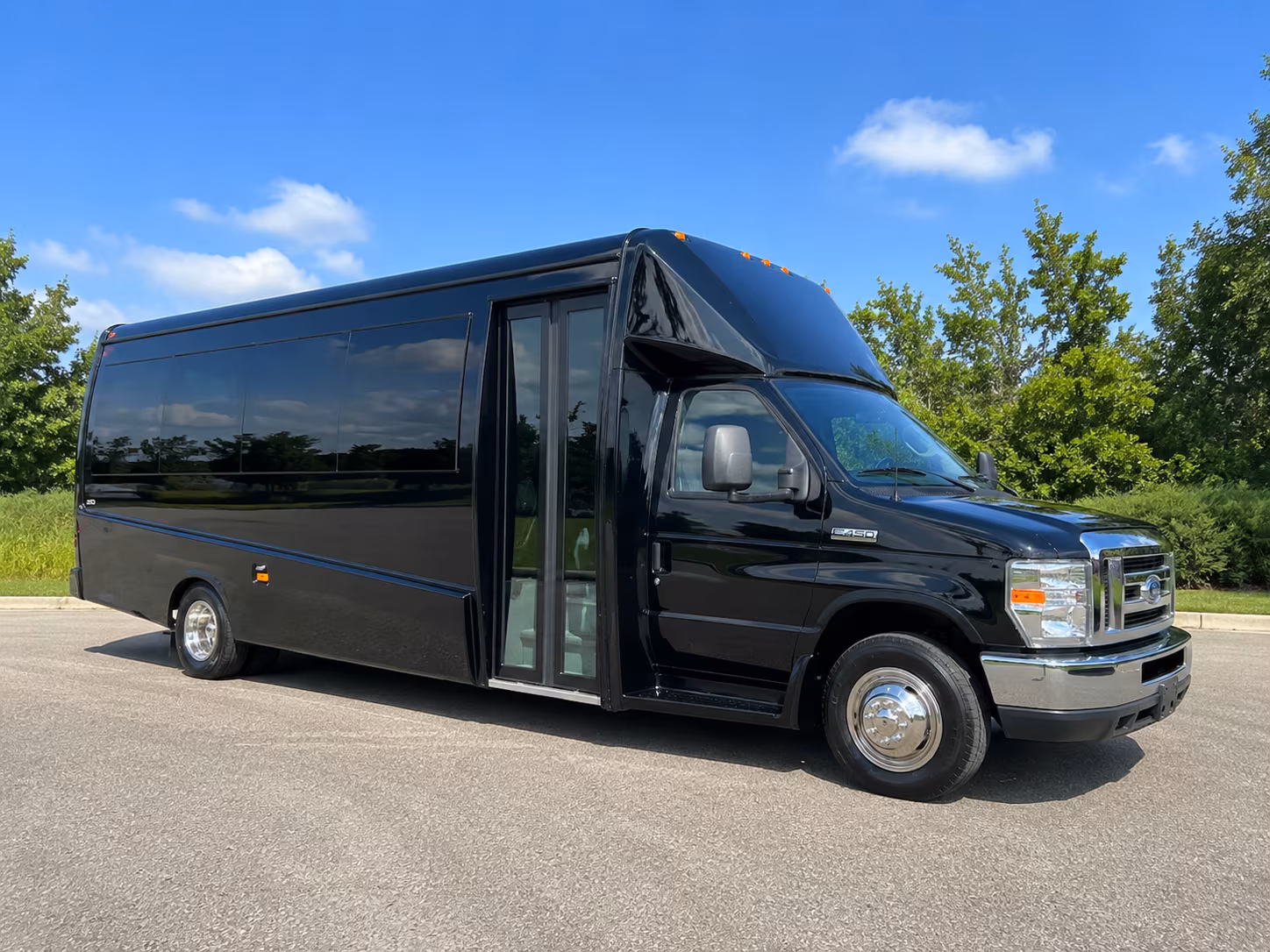 minibus rentals for irving area proms when your group doesn t need a full coach