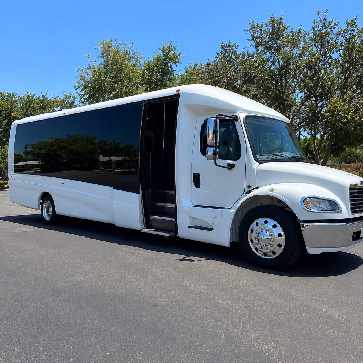 minibus rentals for small group winery crawls through the dfw wine trail